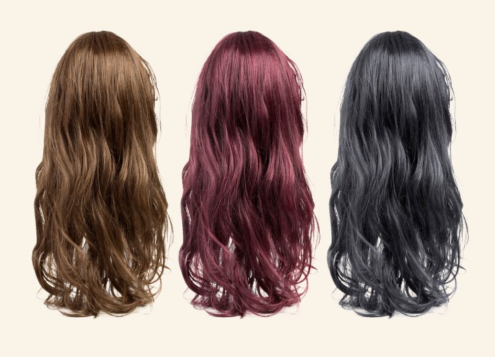 Perücken mit verschiedenen Haarfarben