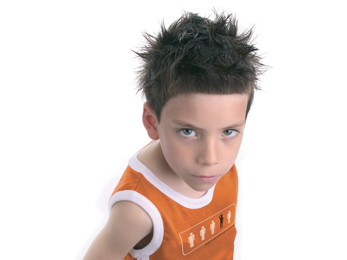 Мальчик волосы 11 лет. Причёски для мальчиков. Современные прически для мальчиков. Детские стрижки мальчику. Крутые причёски для мальчиков.