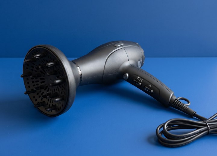 Föhn mit Diffusor-Aufsatz