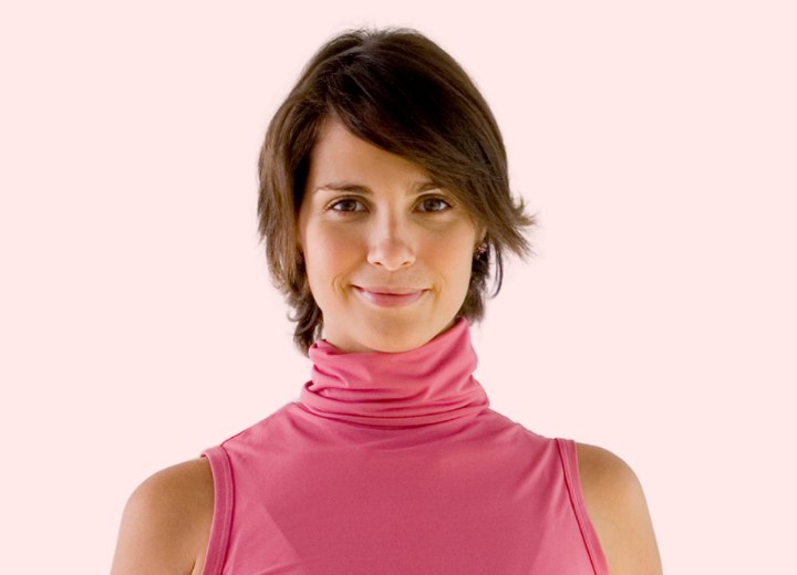 Frau in einem &auml;rmellosen Rollkragenpullover aus Polyester